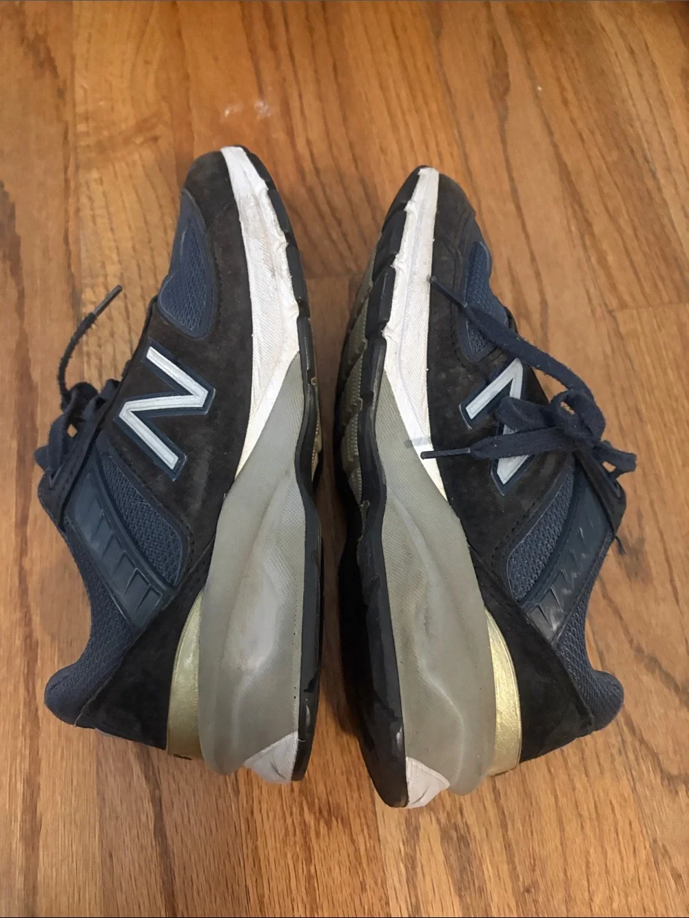 New Balance classic lace